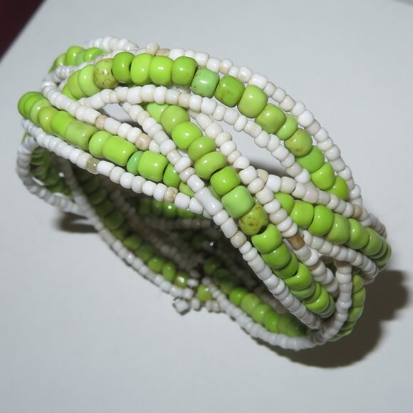 Flexible Green And Ivory Seed Woven Bracelet - Picture 2 of 14